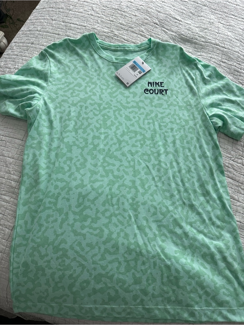 Nike Court Men's Mint Green Patterned Short-Sleeve Tee